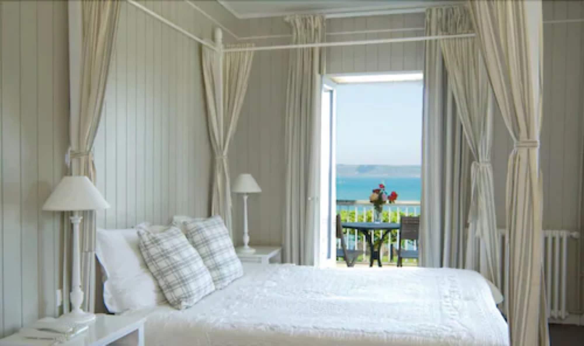 Le Grand Hotel Des Bains & Spa - Bretagne Locquirec Exteriör bild