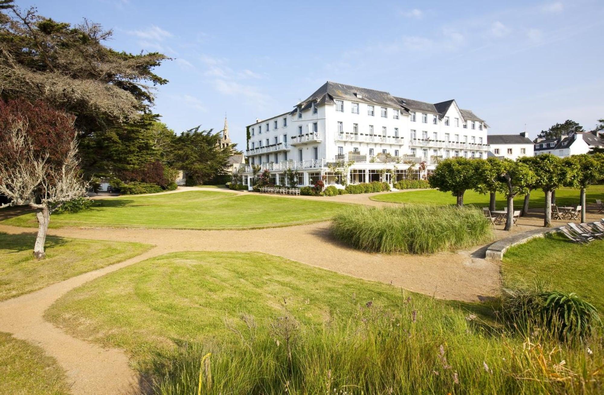 Le Grand Hotel Des Bains & Spa - Bretagne Locquirec Exteriör bild