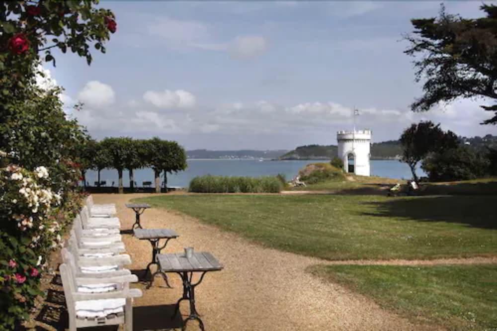 Le Grand Hotel Des Bains & Spa - Bretagne Locquirec Exteriör bild