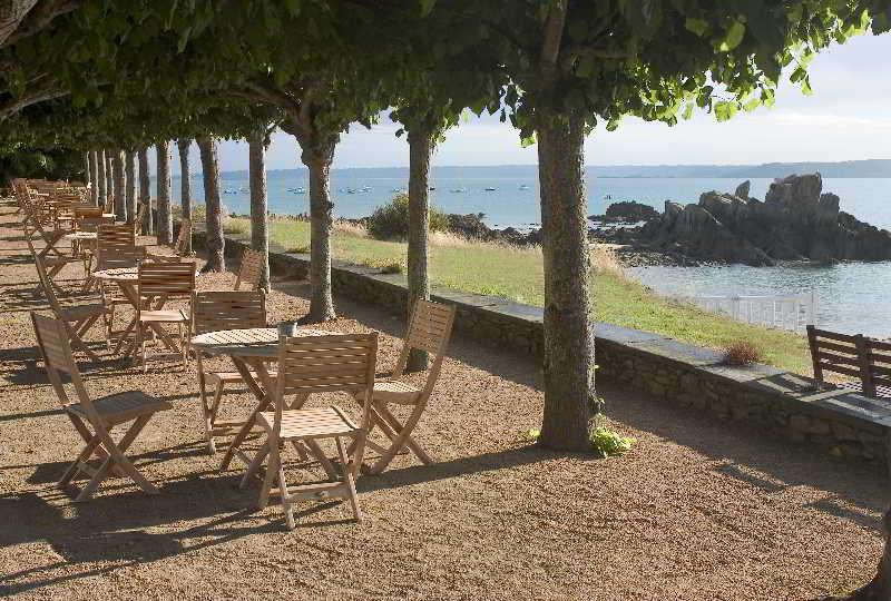 Le Grand Hotel Des Bains & Spa - Bretagne Locquirec Exteriör bild