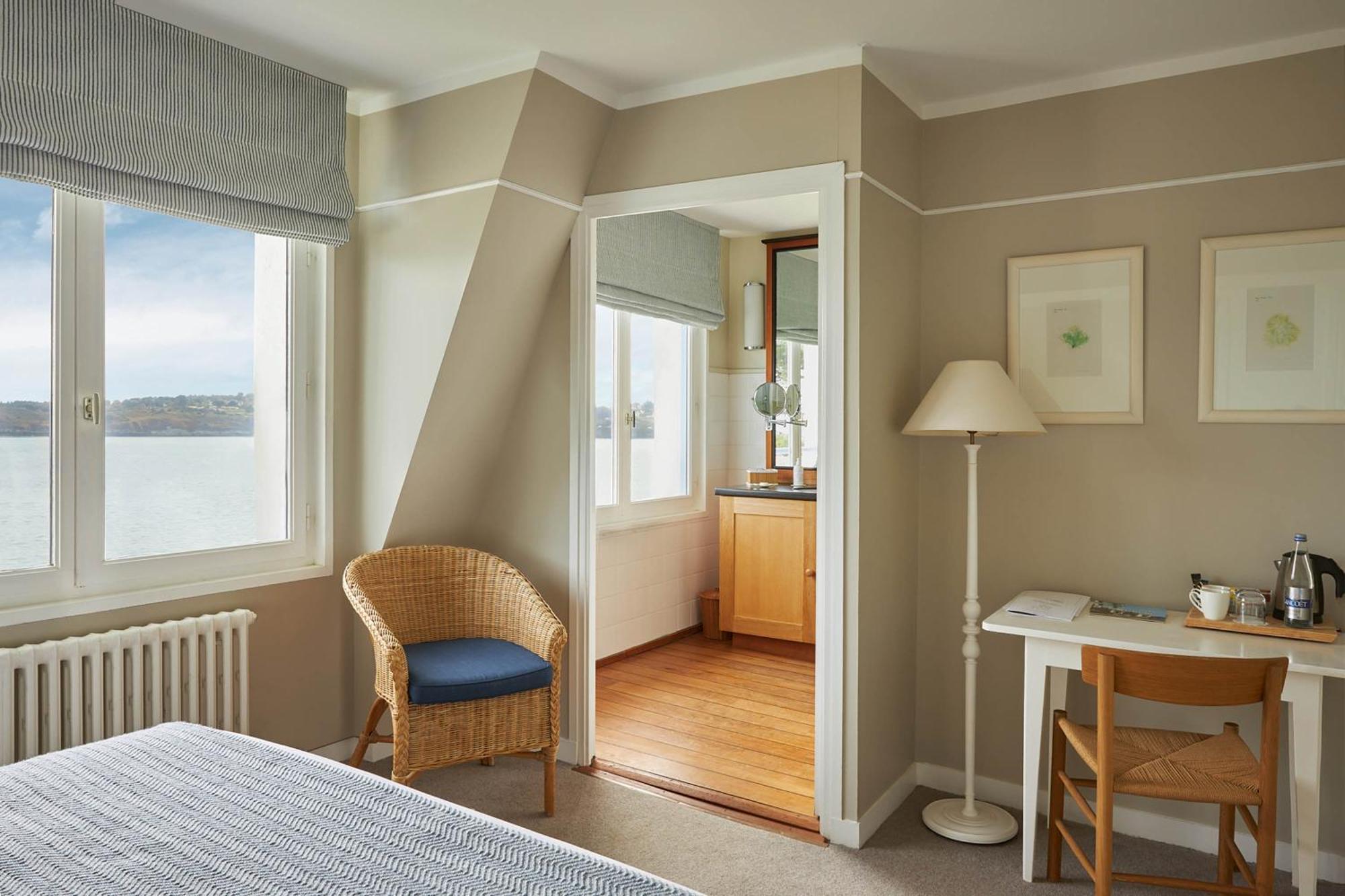 Le Grand Hotel Des Bains & Spa - Bretagne Locquirec Exteriör bild