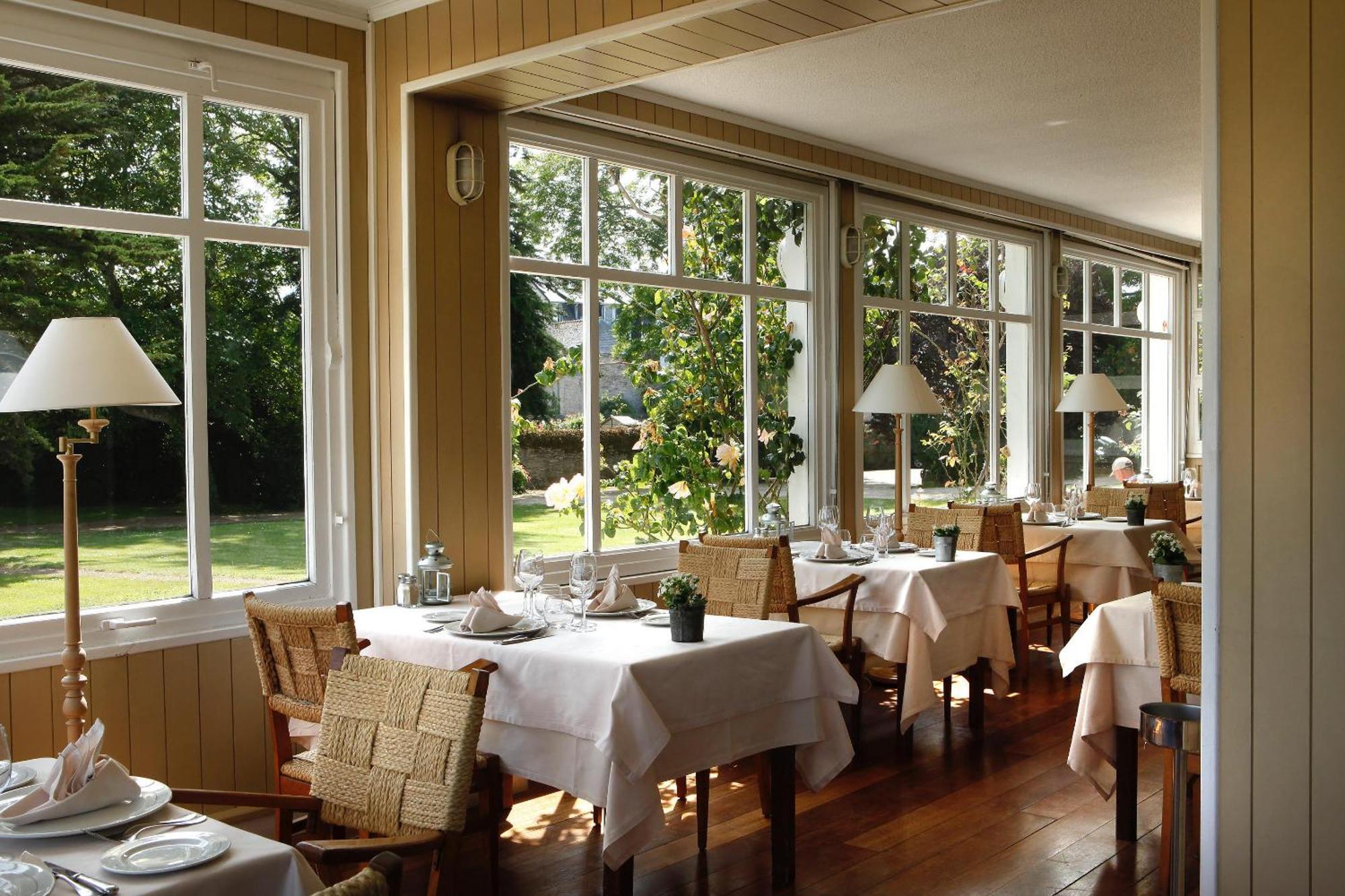 Le Grand Hotel Des Bains & Spa - Bretagne Locquirec Exteriör bild