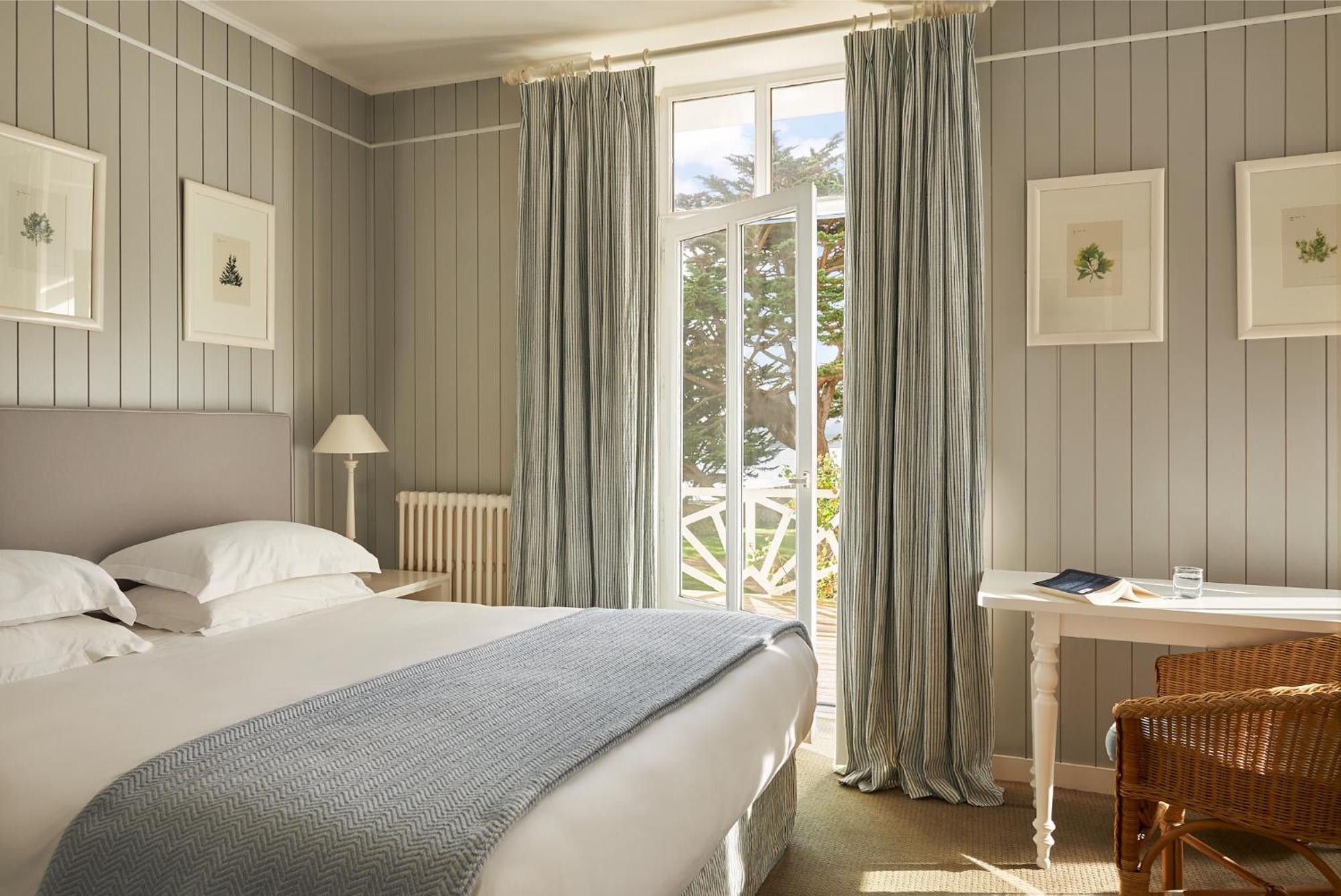 Le Grand Hotel Des Bains & Spa - Bretagne Locquirec Exteriör bild