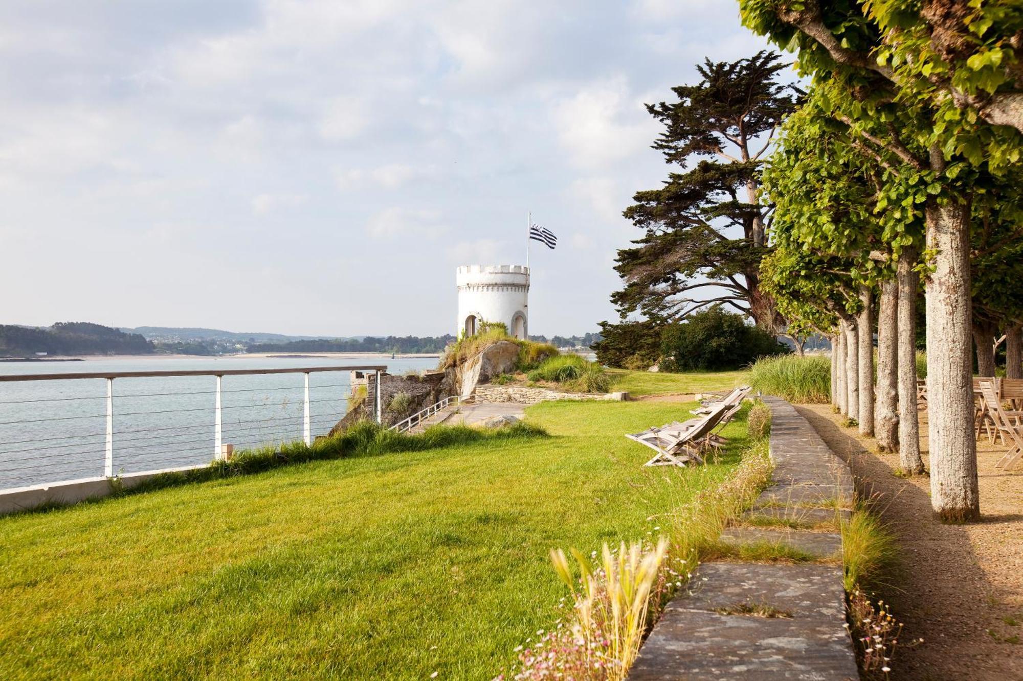 Le Grand Hotel Des Bains & Spa - Bretagne Locquirec Exteriör bild
