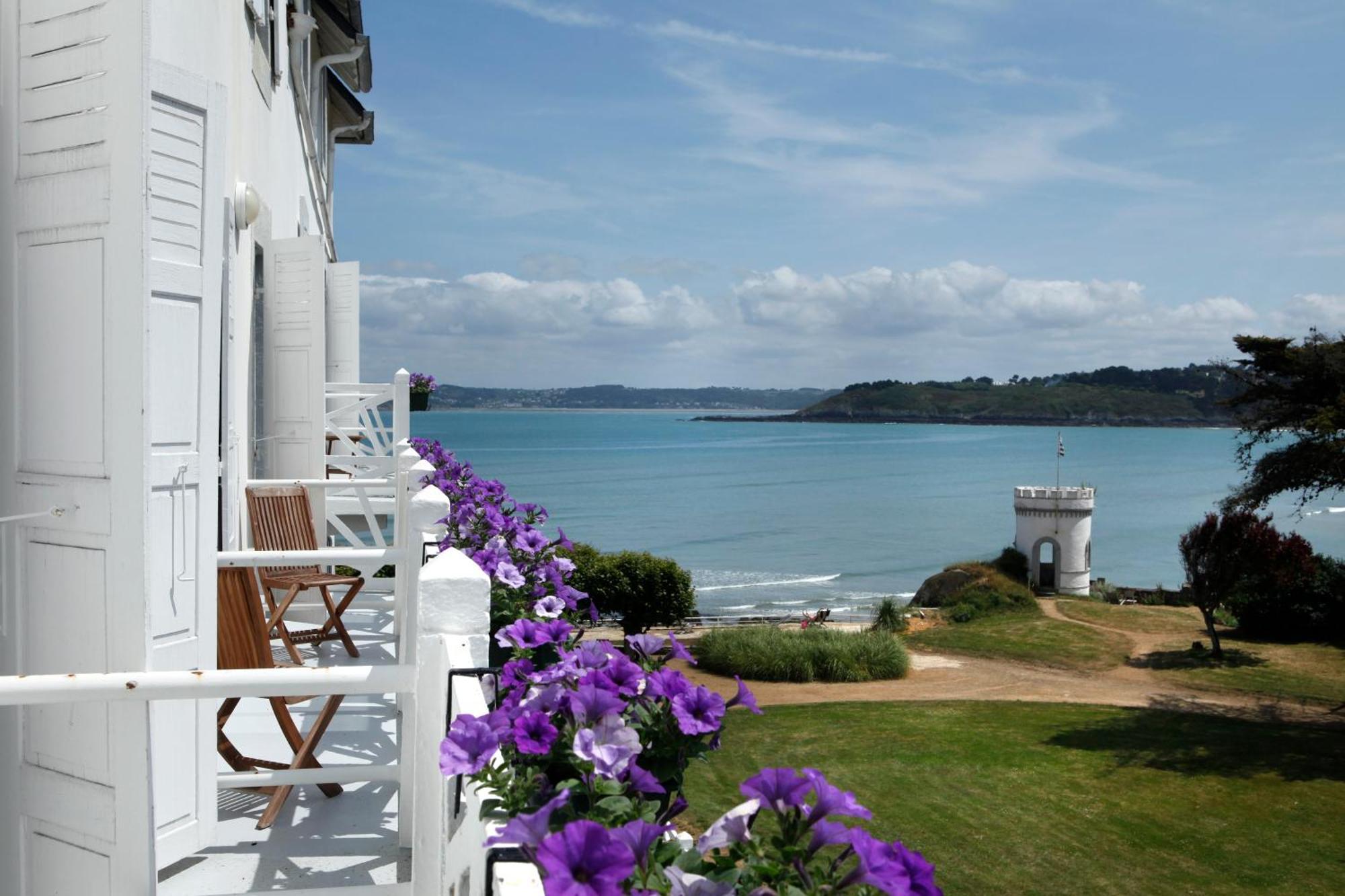Le Grand Hotel Des Bains & Spa - Bretagne Locquirec Exteriör bild